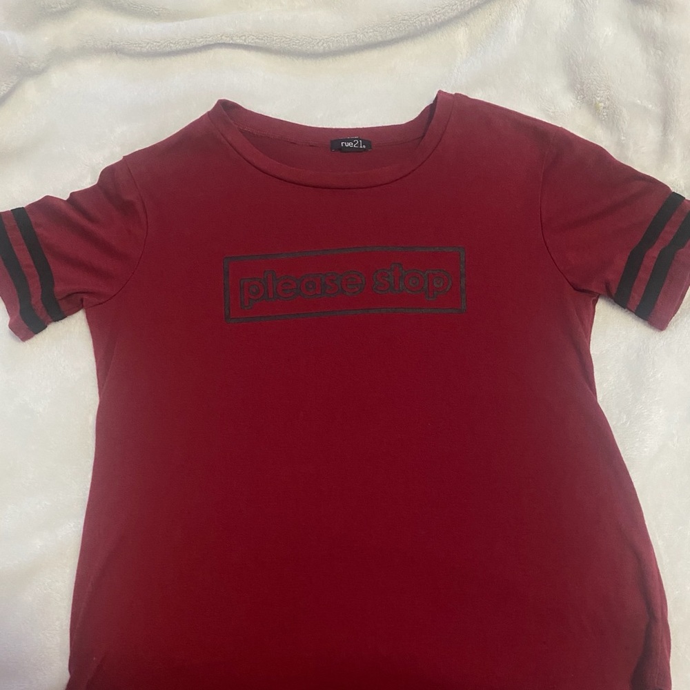 MAROON/ RED T SHIRT